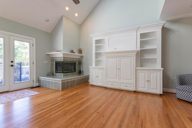 Photo - 133 Old Augusta Dr