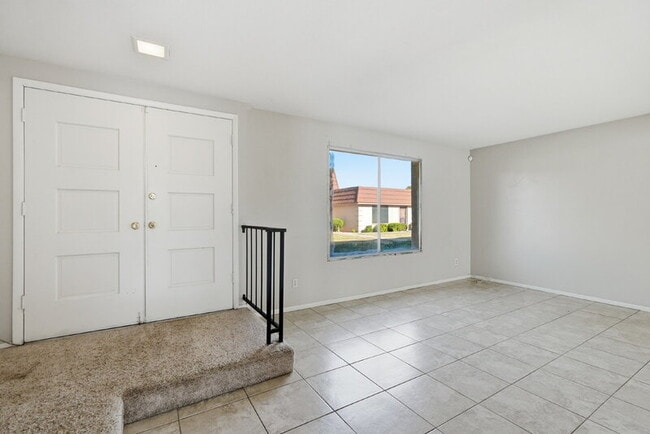 Photo - 1628 E Logan Dr