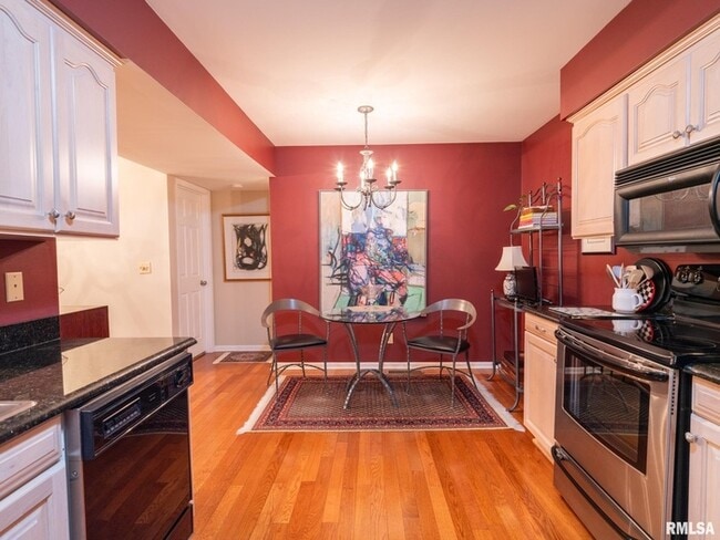 Photo - Well maintianed 2bedr 2bath Peoria Condo Unit 5200
