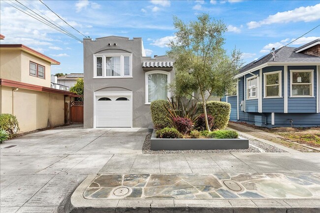 Photo - 1434 Paru St