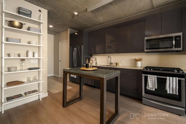 Photo - 1 bedroom in Chicago IL 60654 Unit 1106