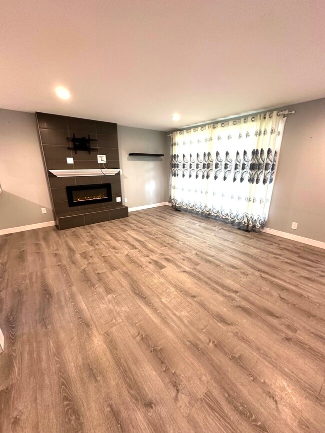 Photo - 714 N 179th St