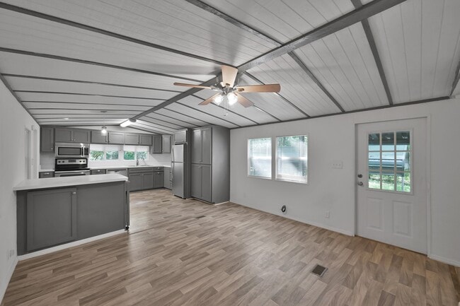 Building Photo - 6432 Longmire Rd Rental