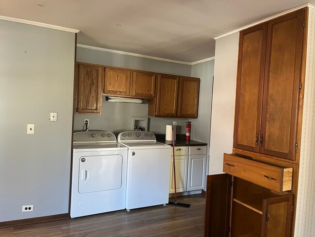 Photo - 112 Chicago Rd