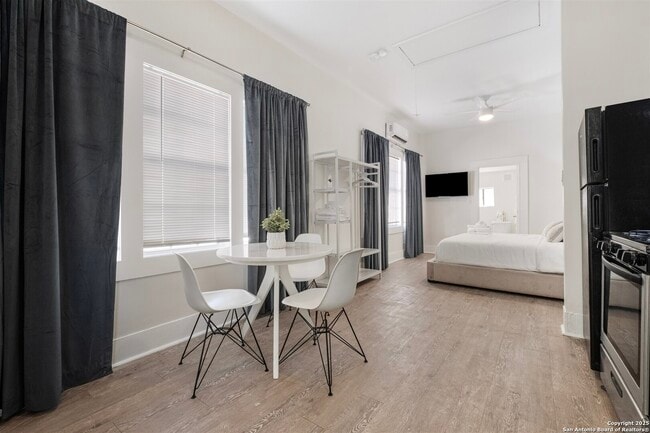 Photo - 302 E Cevallos Unit 1