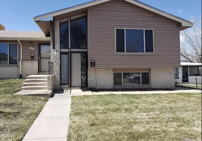 Photo - 4725 S Acoma St