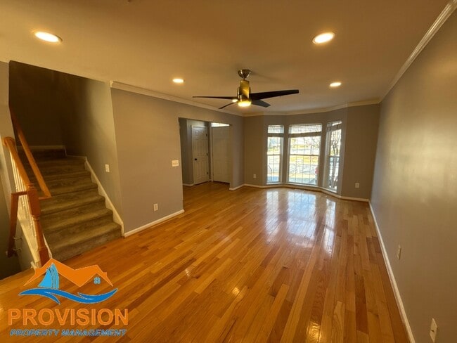 Photo - 2021 Compton Ct