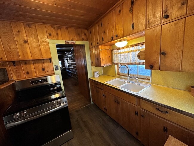 Photo - Two Bedroom Cabin in Indian Hills!