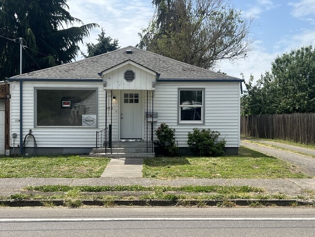 Building Photo - 540 Tangent St