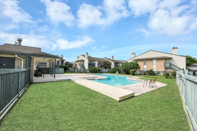 Photo - 250 El Dorado Blvd Unidad 103