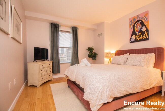 Photo - 16 Miner St Unit 401