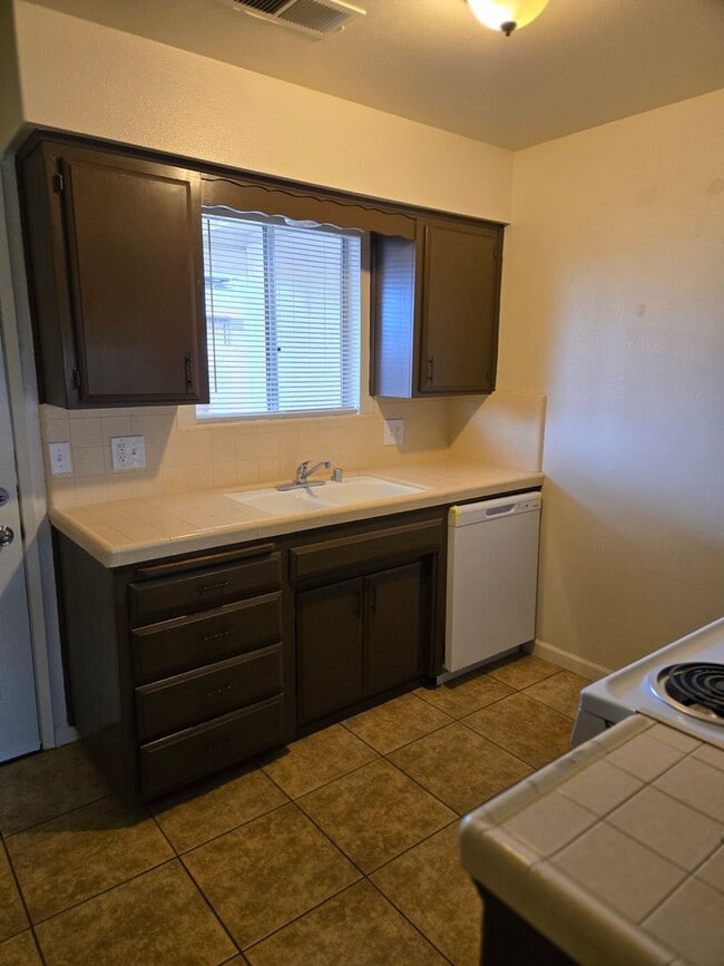 Photo - Unit For Rent