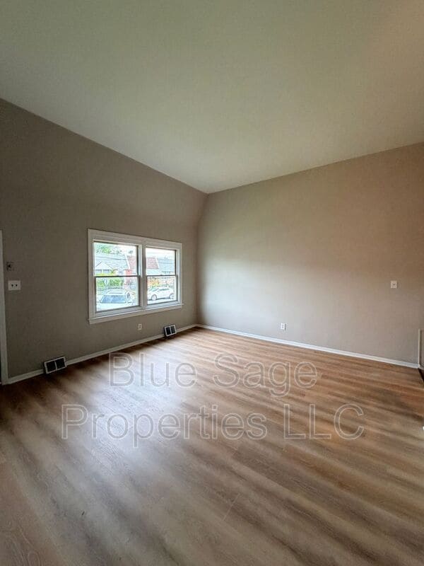 Photo - 117 Ervin Ave