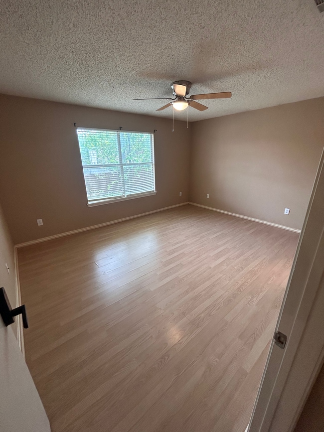 Photo - 1011 Windymeadow Ln