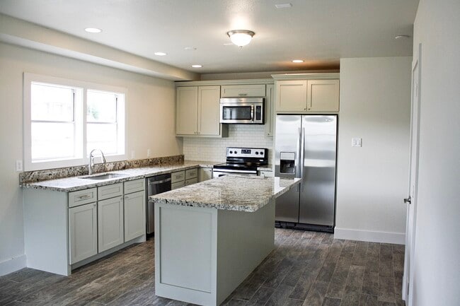 Photo - 1624 Sealy Ave