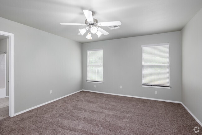 3 habitaciones, 2 baños - 1375 pies cuadrados - Dormitorio principal - Cedar Hollow Family