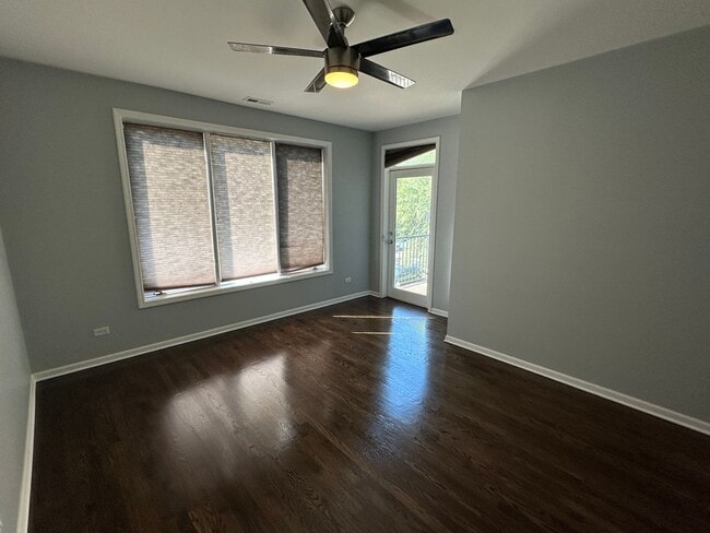 Photo - 5219 S Michigan Ave Unit 5219 S. Michigan 2w