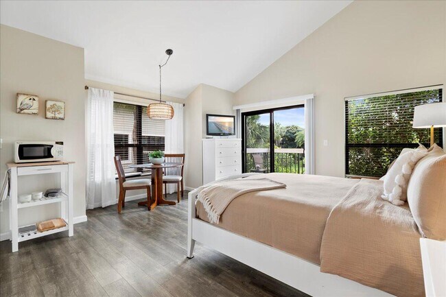 Building Photo - 11863 Wimbledon Cir Unit 540