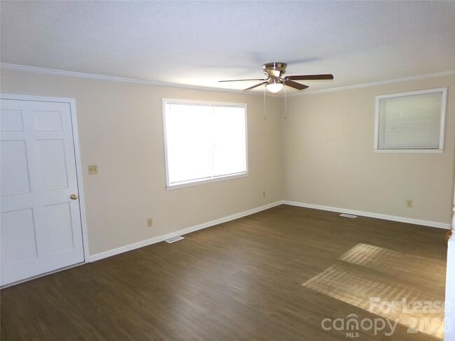Photo - 169 Danritch Dr