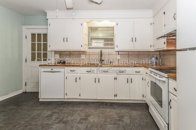 Photo - 1635 Memminger Ave