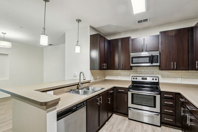 Oakleaf Plantation Apartments