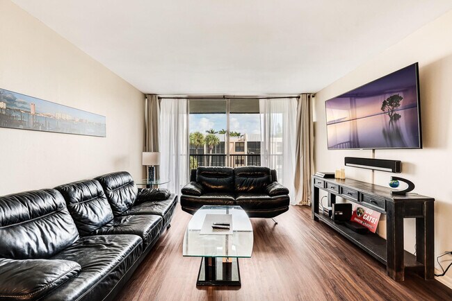 Photo - 6 Royal Palm Way Unit 303