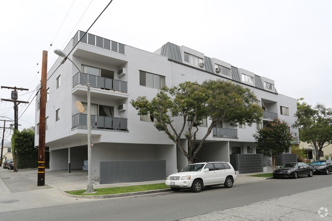 463 Rexford Drive Apartments
