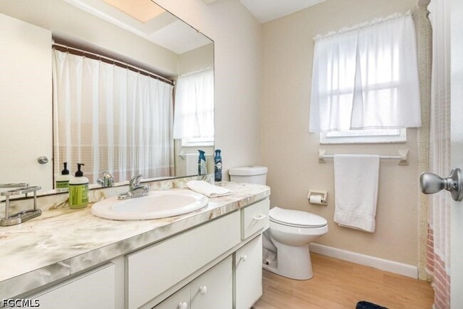 Photo - 922 SE 25th Ln