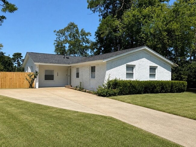 Photo - 1209 Azalea Dr