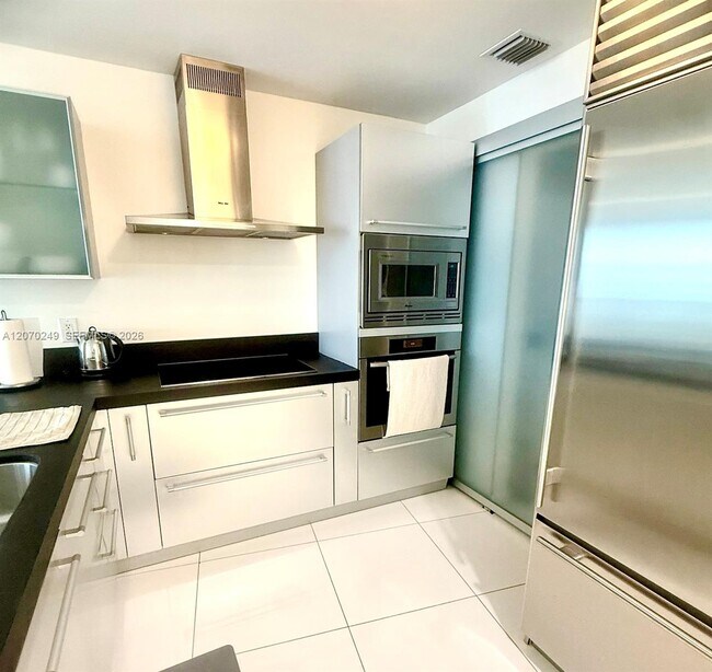 Photo - 18201 Collins Ave Unit 908