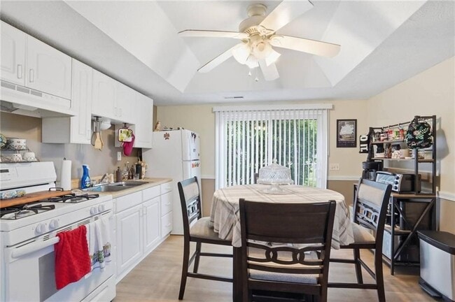 Photo - 207 Glen Dr