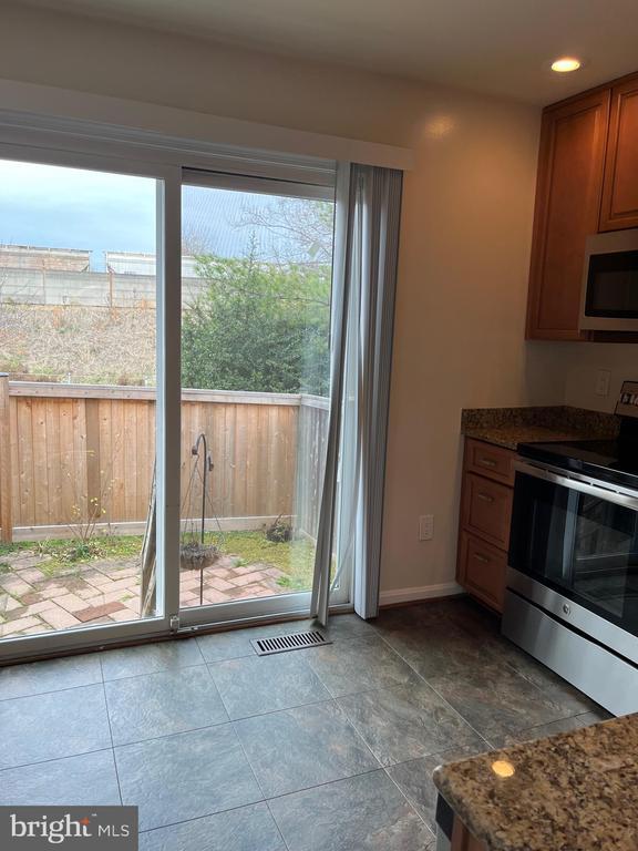 Photo - 1533 Oronoco St