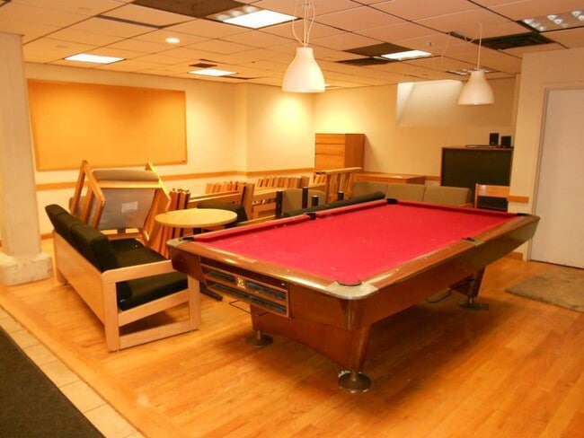 Building Photo - 1110 Commonwealth Ave Unit 408