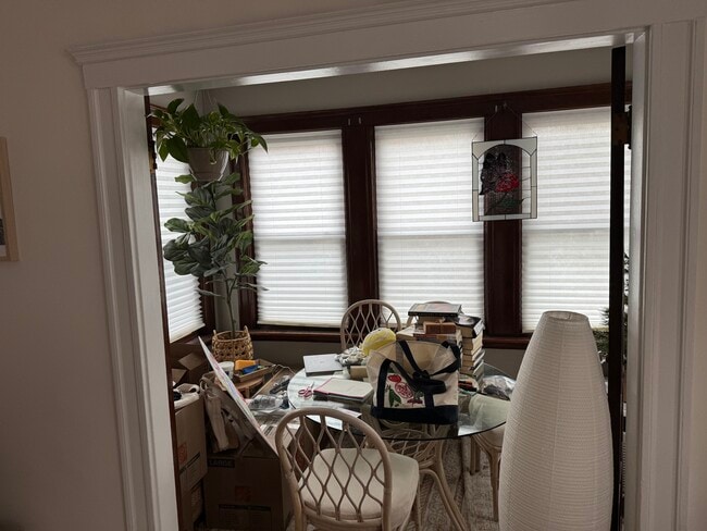 Sun room or office space - 255 Faneuil St Unit Apt 1