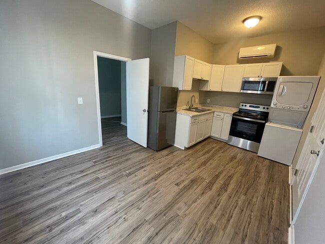 Building Photo - 1157 Olympia Ave Unit B