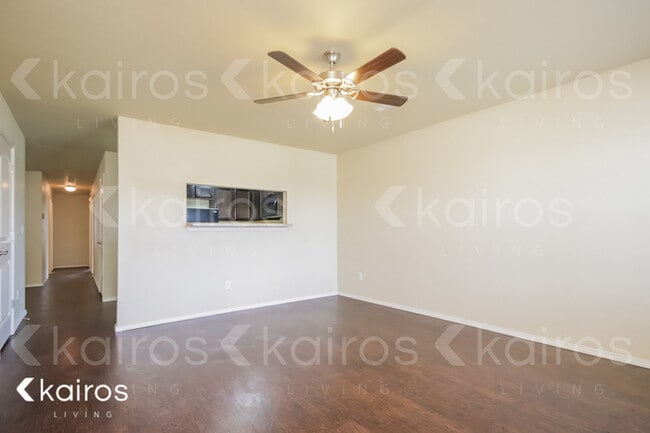 Photo - 5001 Thomas St