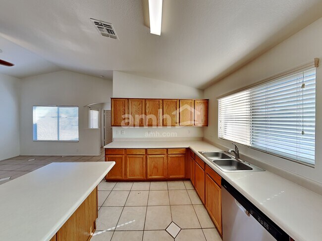 Photo - 461 N Tower Ave