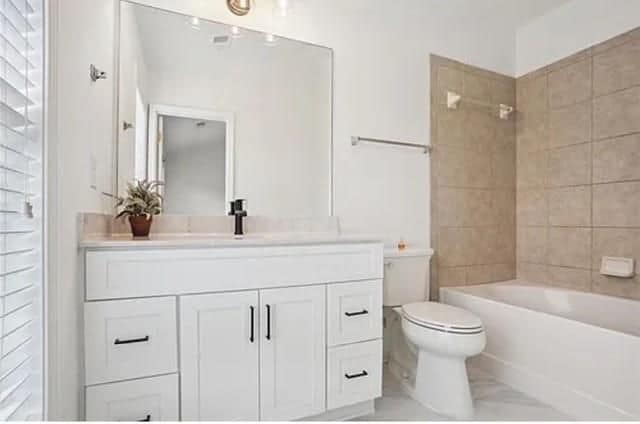 Photo - 1386 Thornborough Dr