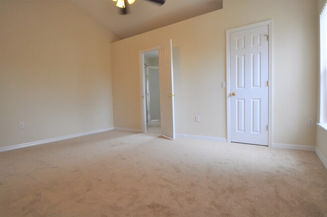 Photo - DELTONA: 3 bed/2 bath, Single Family Home