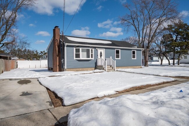 Photo - 93 Garfield Ave