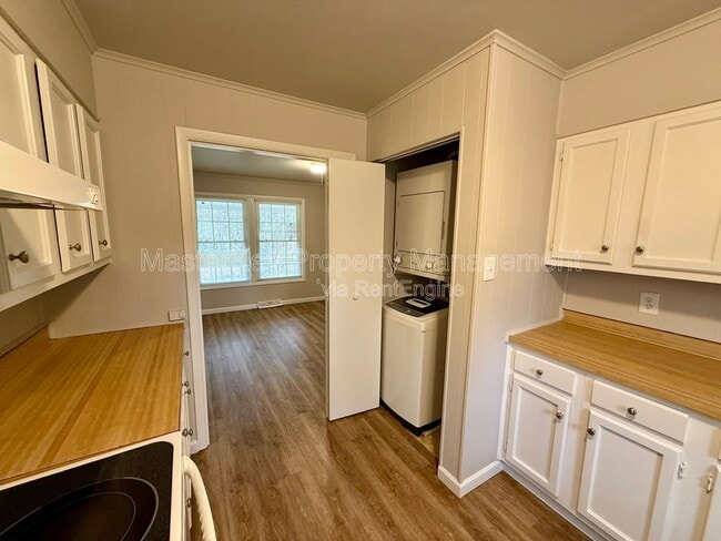 Photo - 221 Byrum St