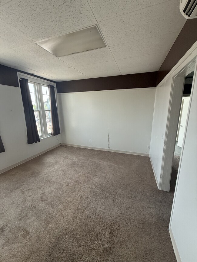 92.5 N Broad St Unit 92.5 N Broad Apt 3