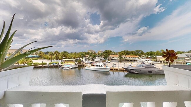 Building Photo - 13105 Ixora Ct Unit 303