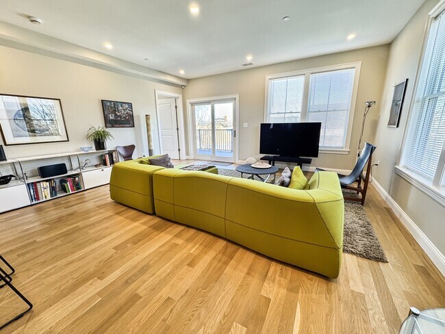 Photo - 40 Waverly St