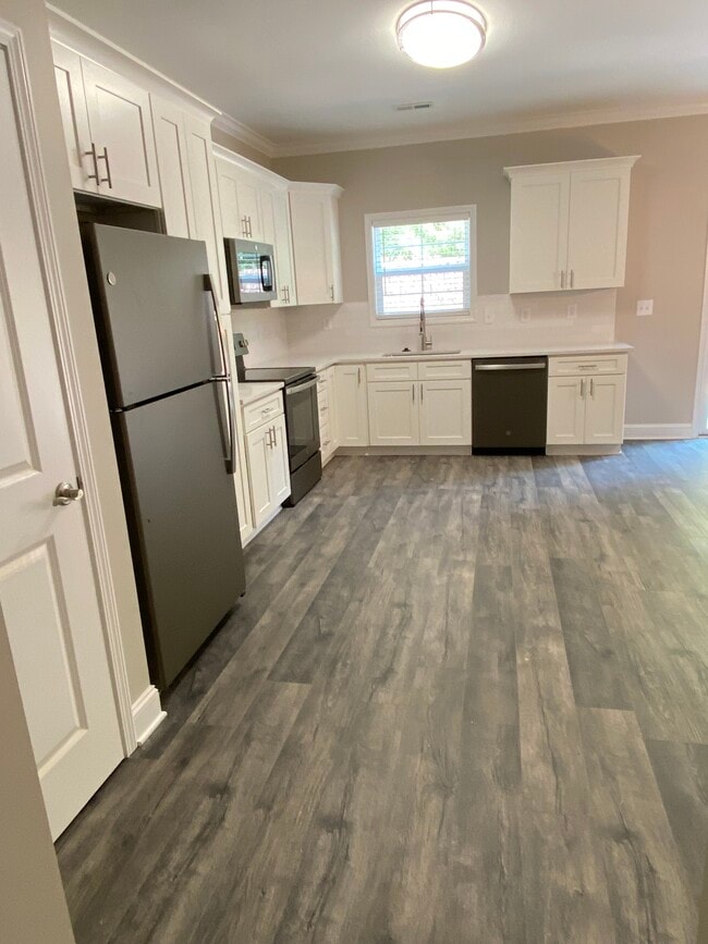 2 BR Kitchen - Beaver Ridge Townhomes