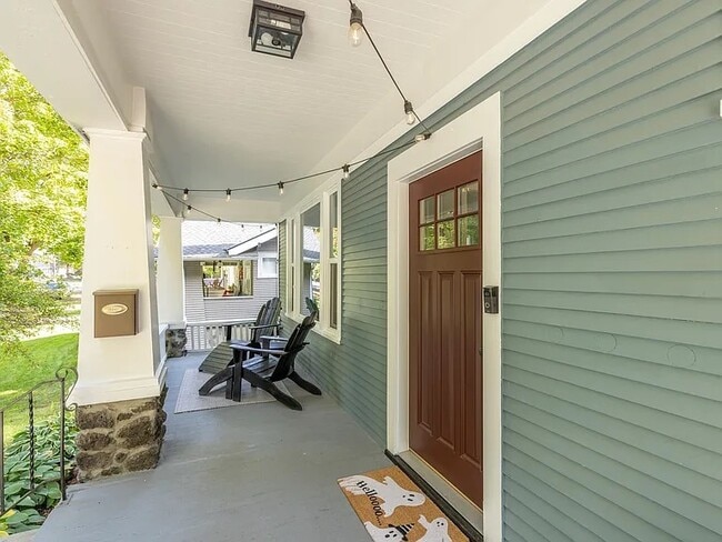 Photo - 423 W 17th Ave