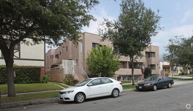 Photo - 1121 Thompson Ave