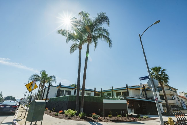 Photo - 18404 Vincennes Street