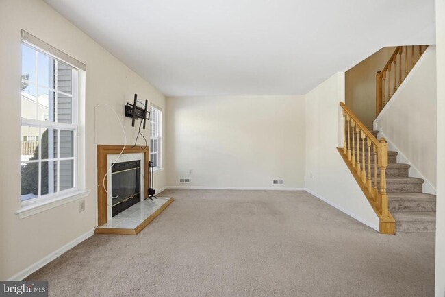 Building Photo - 56 Camellia Ct