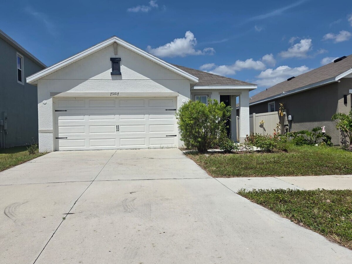 Photo - 3 bedroom 2 bathroom HOUSE available now!